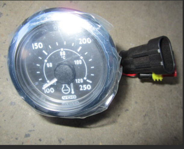 * 879921K21 MERCURY MARINE QUICKSILVER Voltage-Black/185F -Modern Boat Sales & Service